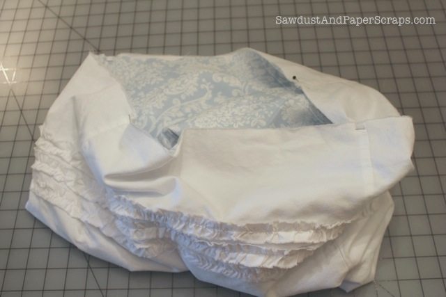 Ruffled grocery bag tutorial 15