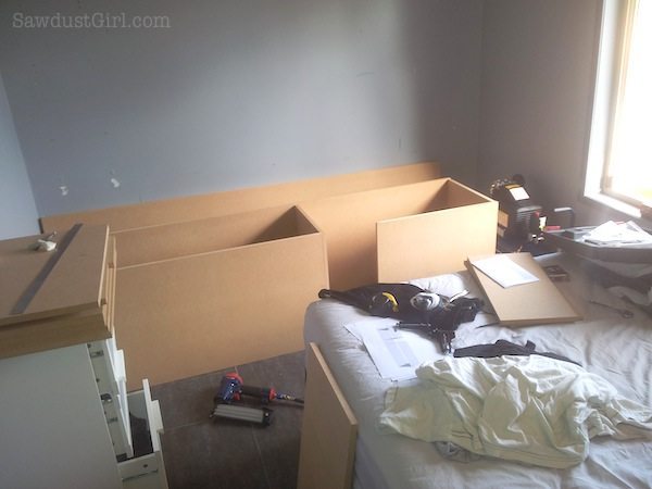 https://sawdustgirl.com/wp-content/uploads/2013/02/Small-bedroom-storage-project8.jpg