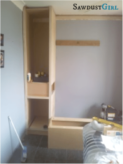 Small bedroom solutions - built-ins