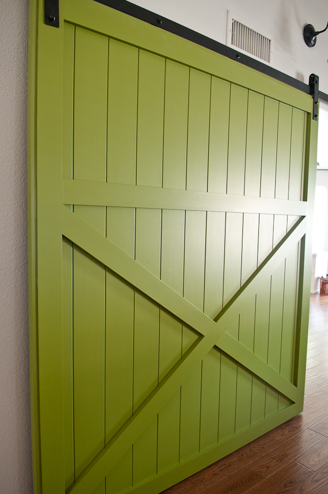 DIY Sliding barn door - Sawdust Girl®