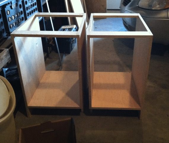 building bathroom vanity cabinets