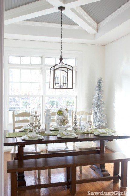 Chartreuse and White Christmas Tablescape 