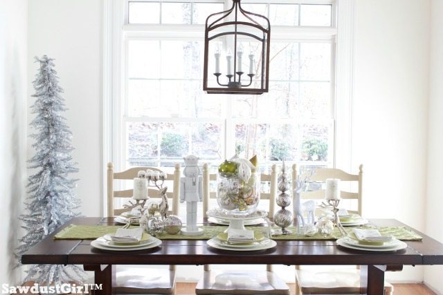 Chartreuse and White Christmas Tablescape 