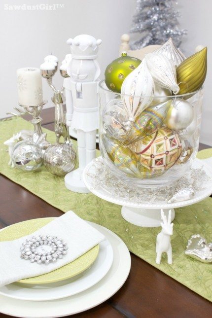 Chartreuse and White Christmas Tablescape 
