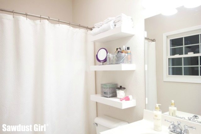 Small bathroom storage solution