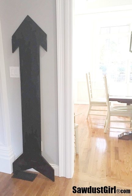 Extra large wood arrow - great pallet wood project