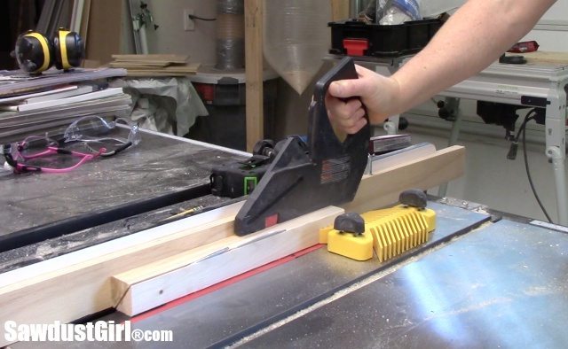 Cutting beveled cleats on table saw