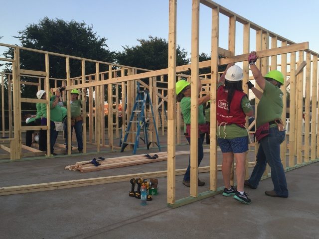 Women Build with Lowe's and Habitat for Humanity