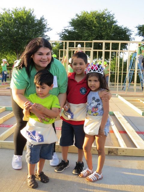 Women Build with Lowe's and Habitat for Humanity