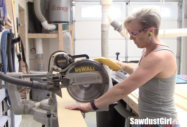 Building cabinet drawers