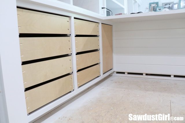 https://sawdustgirl.com/wp-content/uploads/2016/07/pull-out-storage-cabinet14.jpg