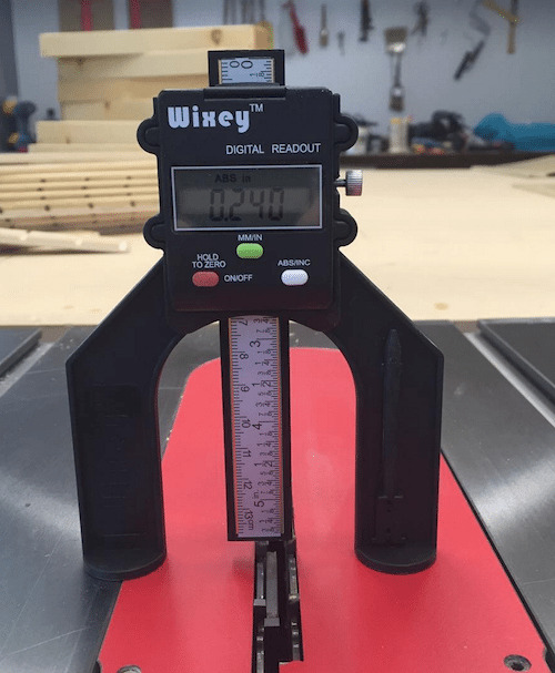 Digital height gauge