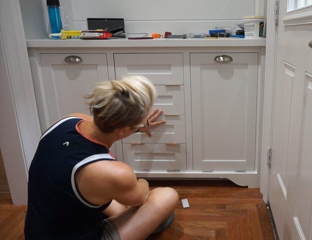 https://sawdustgirl.com/wp-content/uploads/2016/11/installing-drawer-pulls13.jpg