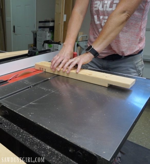 notching a half lap joint on a table saw