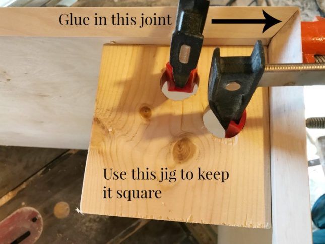 90° Corner Clamp  The easy way to hold 90° corner joints and “T