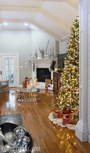 Christmas House Tour 2017 - SawdustGirl.com