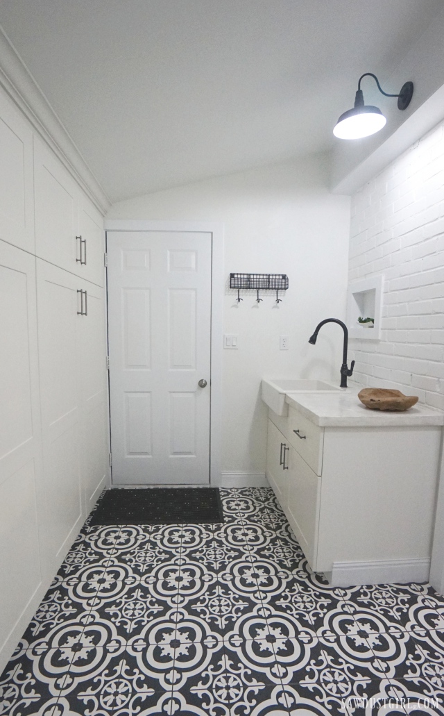 black and white laundry room