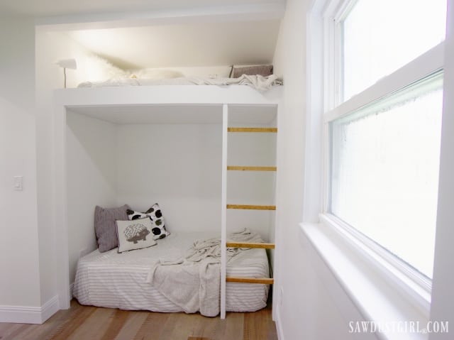 bunk bed ladder