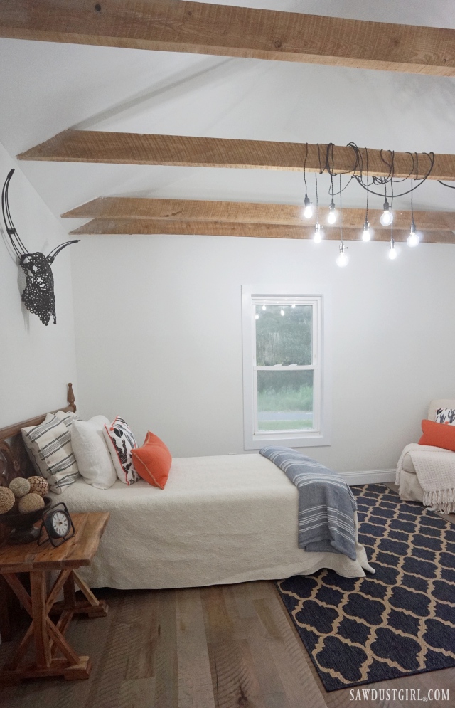 Tiny Closet in Guest Bedroom - Sawdust Girl®