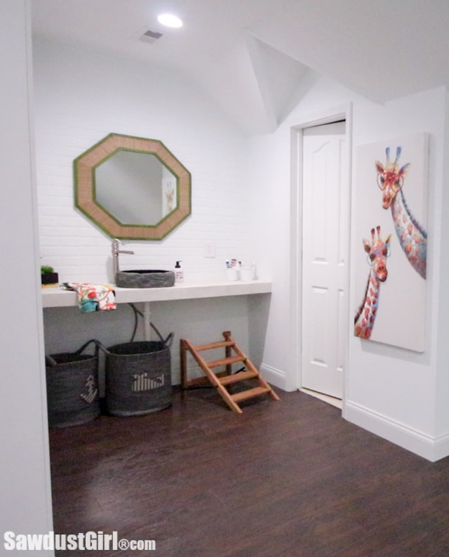 loft sink in "lounge area"