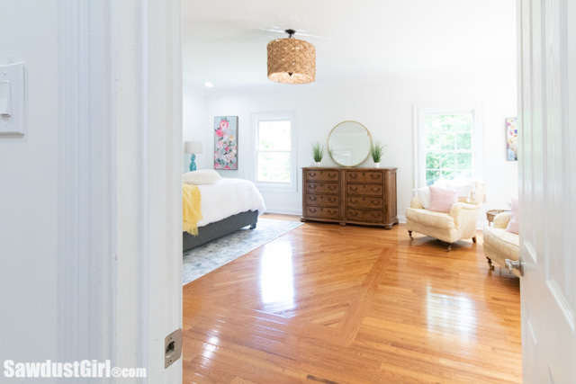 Maryville House Tour Master Bedroom And Walk In Closet Sawdust Girl