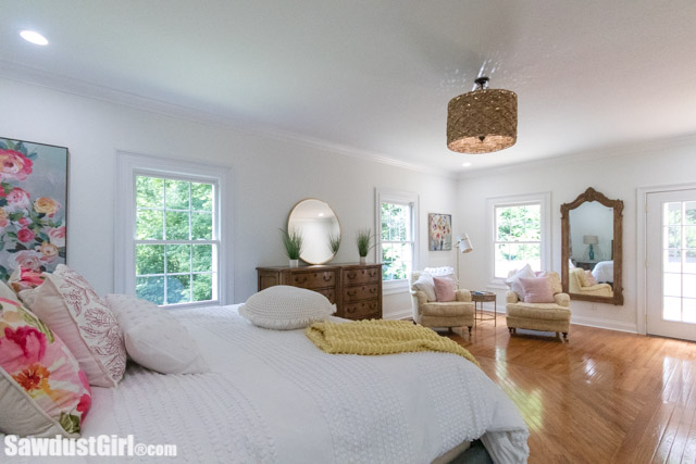 Tiny Closet in Guest Bedroom - Sawdust Girl®