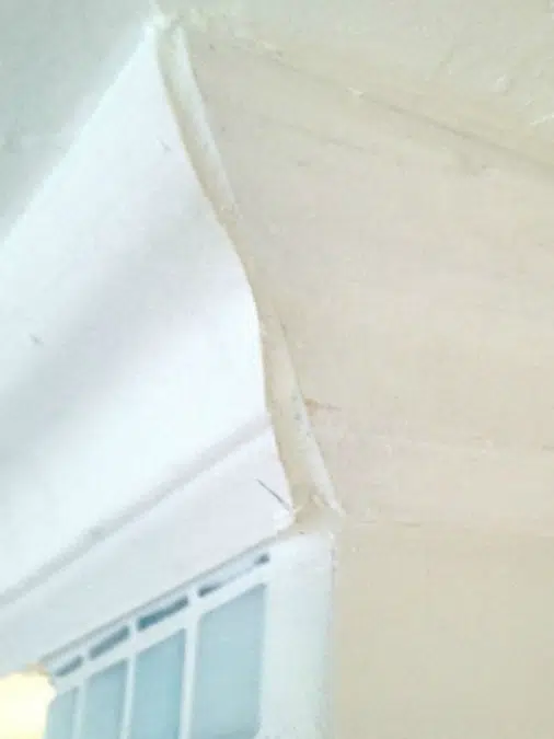 How to Fix Gaps in Crown Molding with Spackle 2 large gap in crown molding
