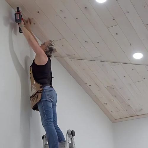 Home 27 whitewashed pine